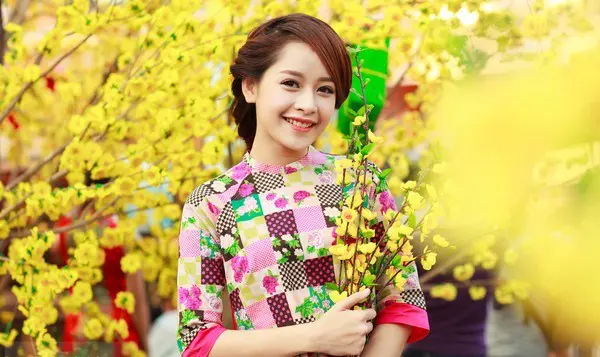 coi-hinh-girl-xinh-chup-choet-dip-tet 5