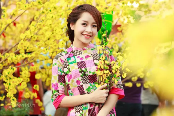 Coi hình girl xinh, hình hot girl “chụp choẹt” dịp tết