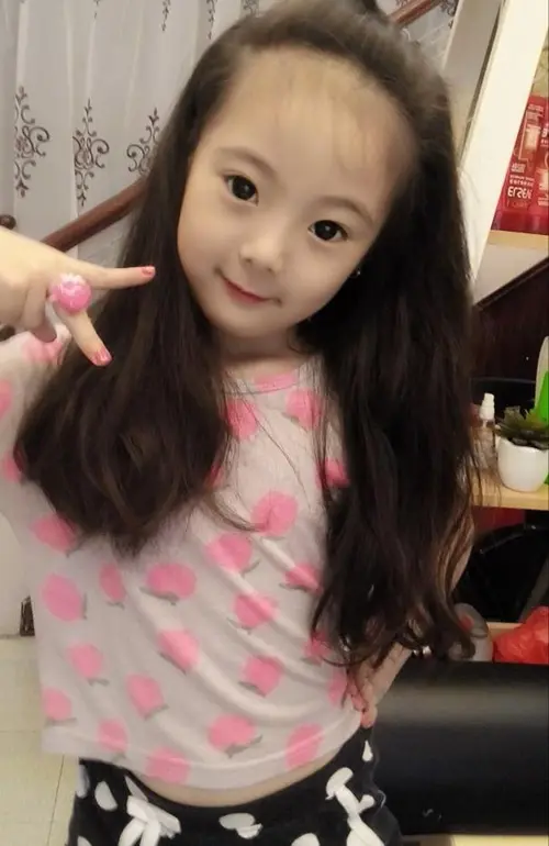 hinh-anh-hot-hirl-6-tuoi 1