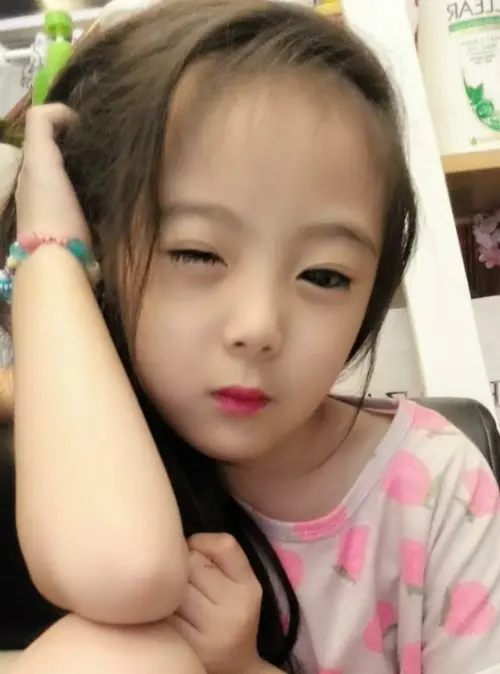 hinh-anh-hot-hirl-6-tuoi 2