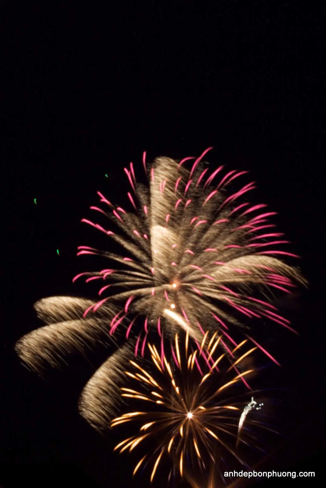 hinh-anh-ban-phao-hoa-chuc-mung-nam-moi