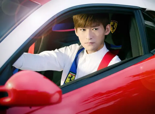 diem-mat-3-nam-than-ao-trang-lam-bic-long-fan-nu-7