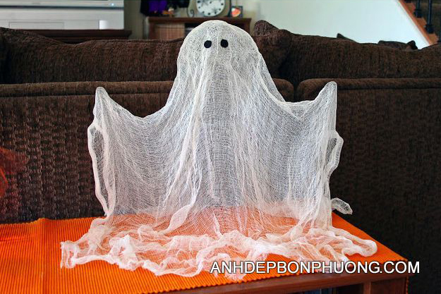 hinh-anh-halloween-de-thuong-a-floating-ghost