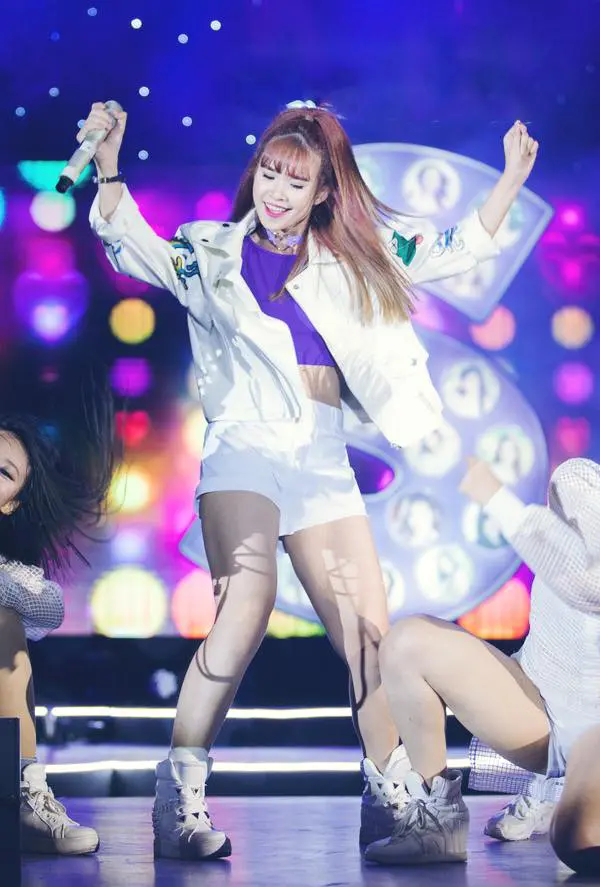 anh-ca-si-khoi-my-de-thuong-nhi-nhanh-20