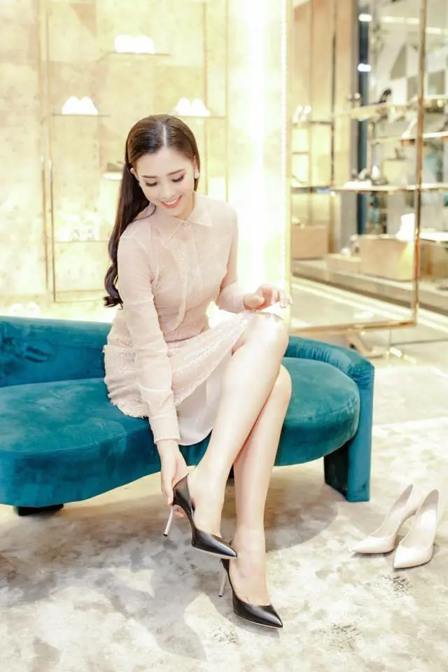 Ảnh Hoa Hậu Trần Tiểu Vy xinh đẹp