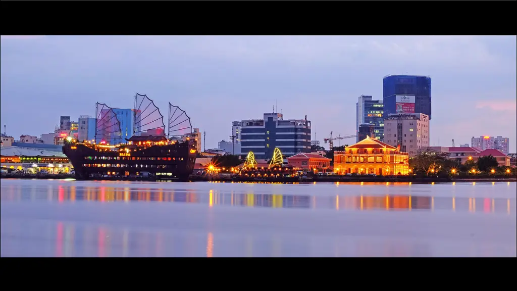 dia-diem-du-lich-sai-gon-ben-bach-dang-01