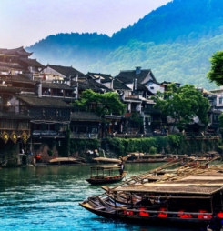 Hình ảnh Phượng Hoàng Cổ Trấn đẹp ngỡ ngàng